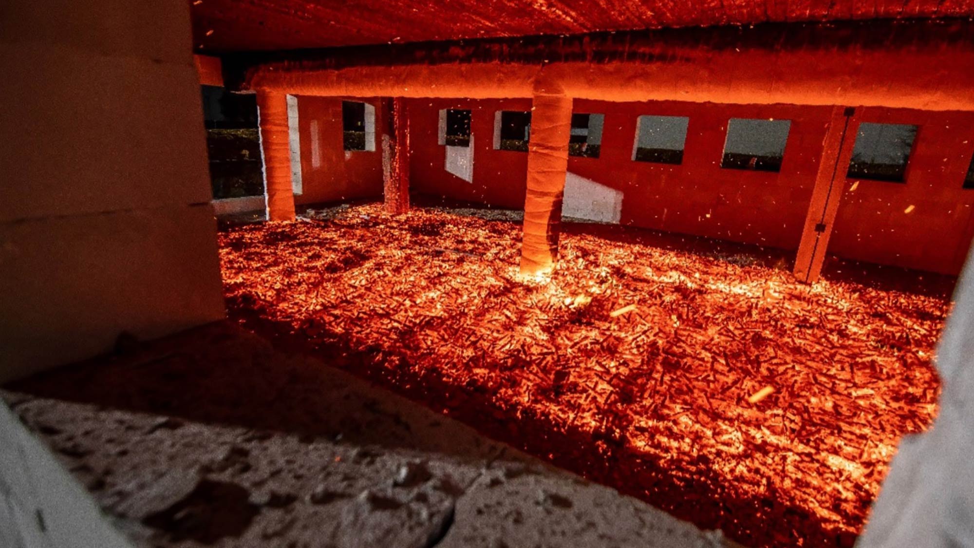 Example of large compartment fire experiment