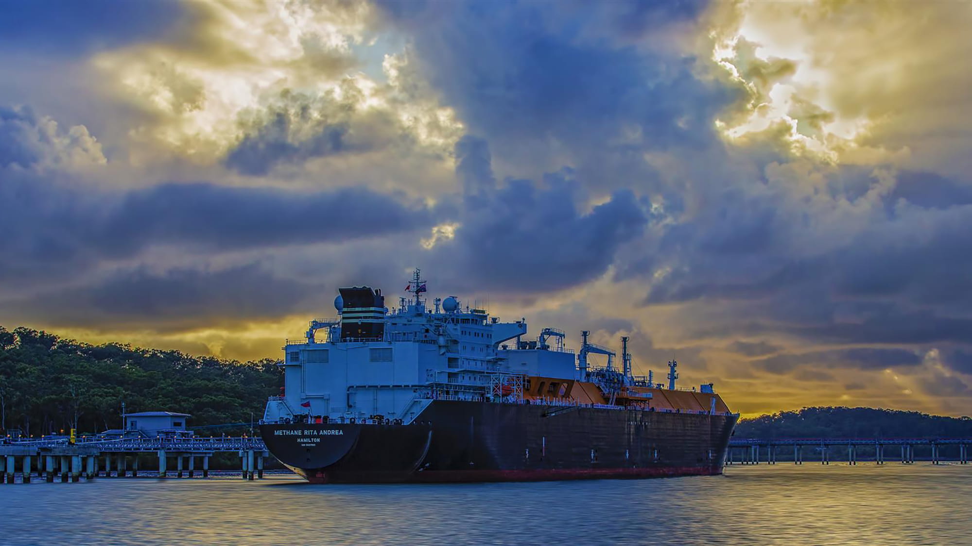 QCLNG First Gas from BG c Bechtel Large