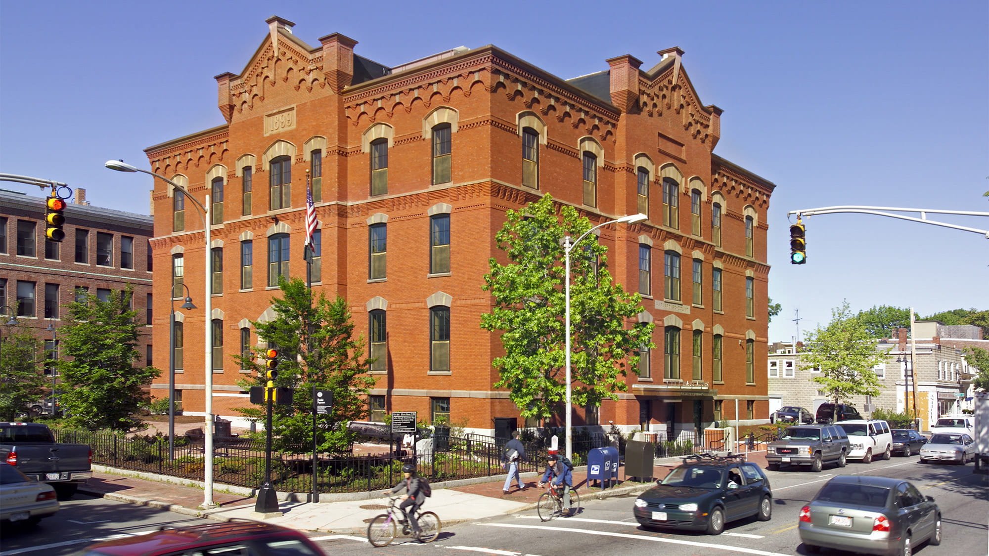 External view of Cambridge City Hall