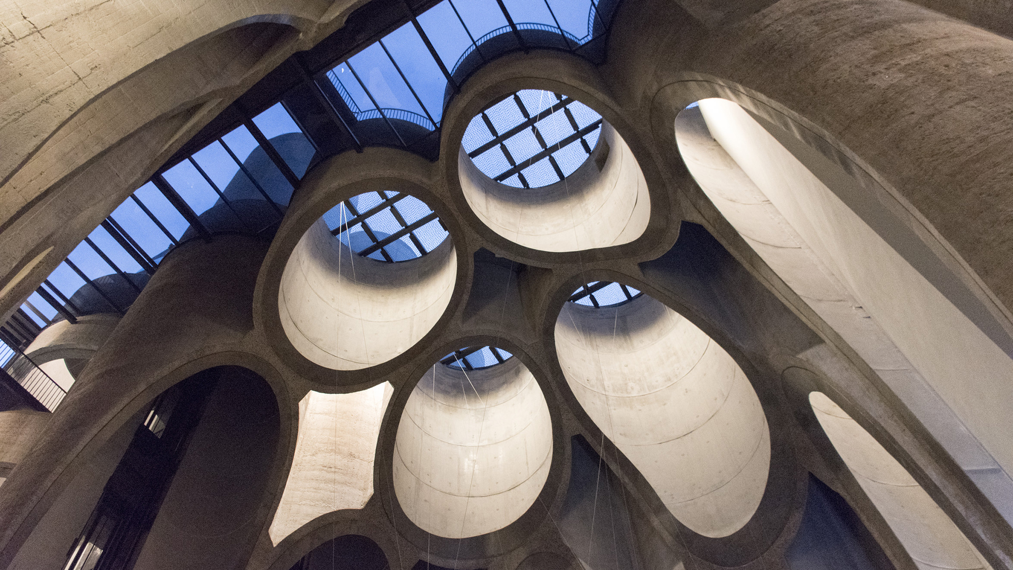 Grain silo complex