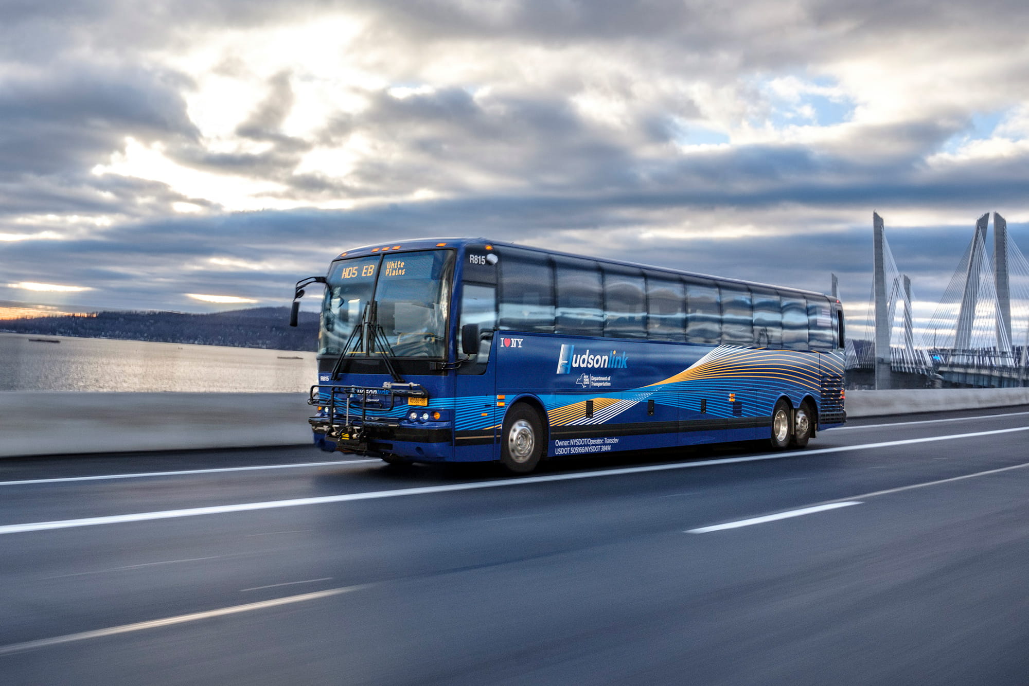 Lower Hudson Transit link bus 