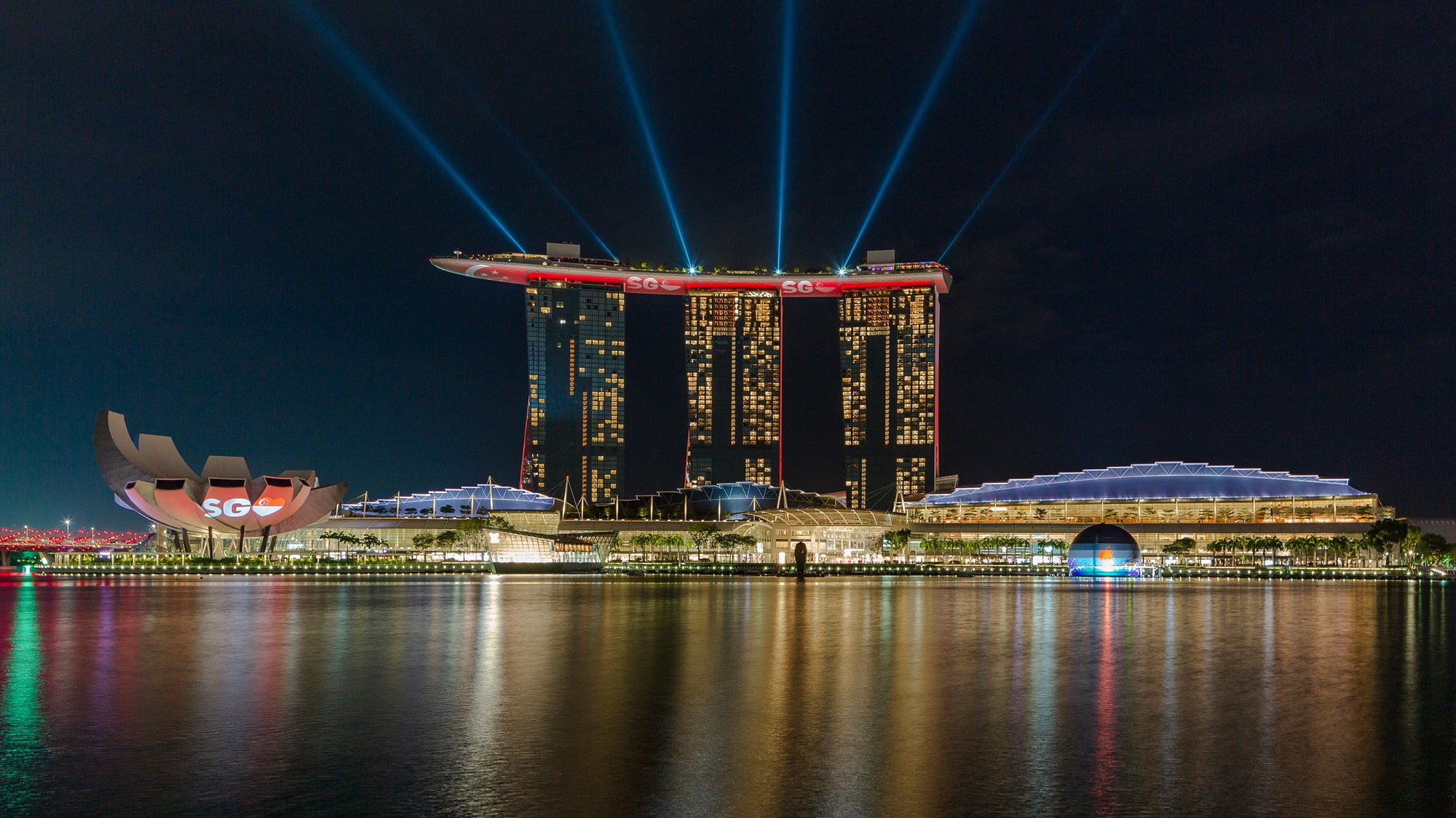 Marina Bay Sands Resort at night c Arup
