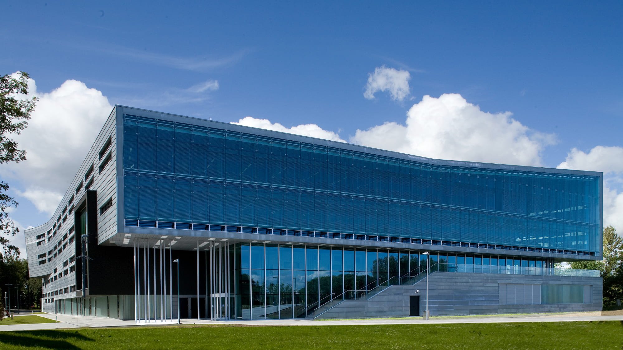 Exterior shot of the NUIG engineering building.