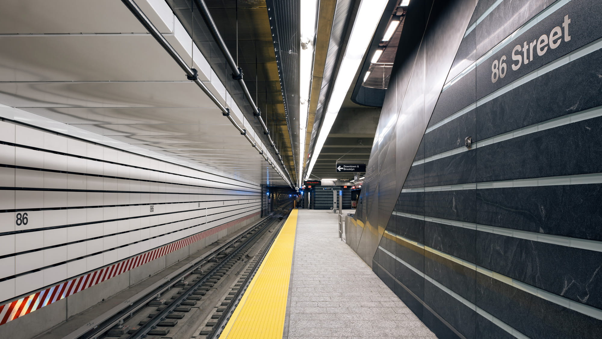 Interior view of one of the stations. Credit: Charles Aydlett courtesy AECOM Arup JV