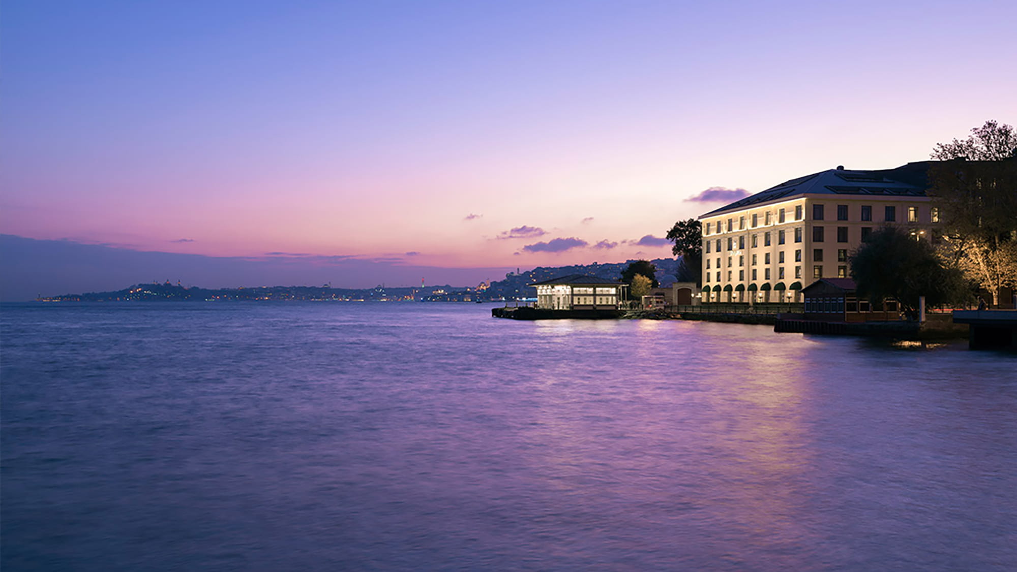 Shangri La Bosphorus Istanbul Faade and the City at Night