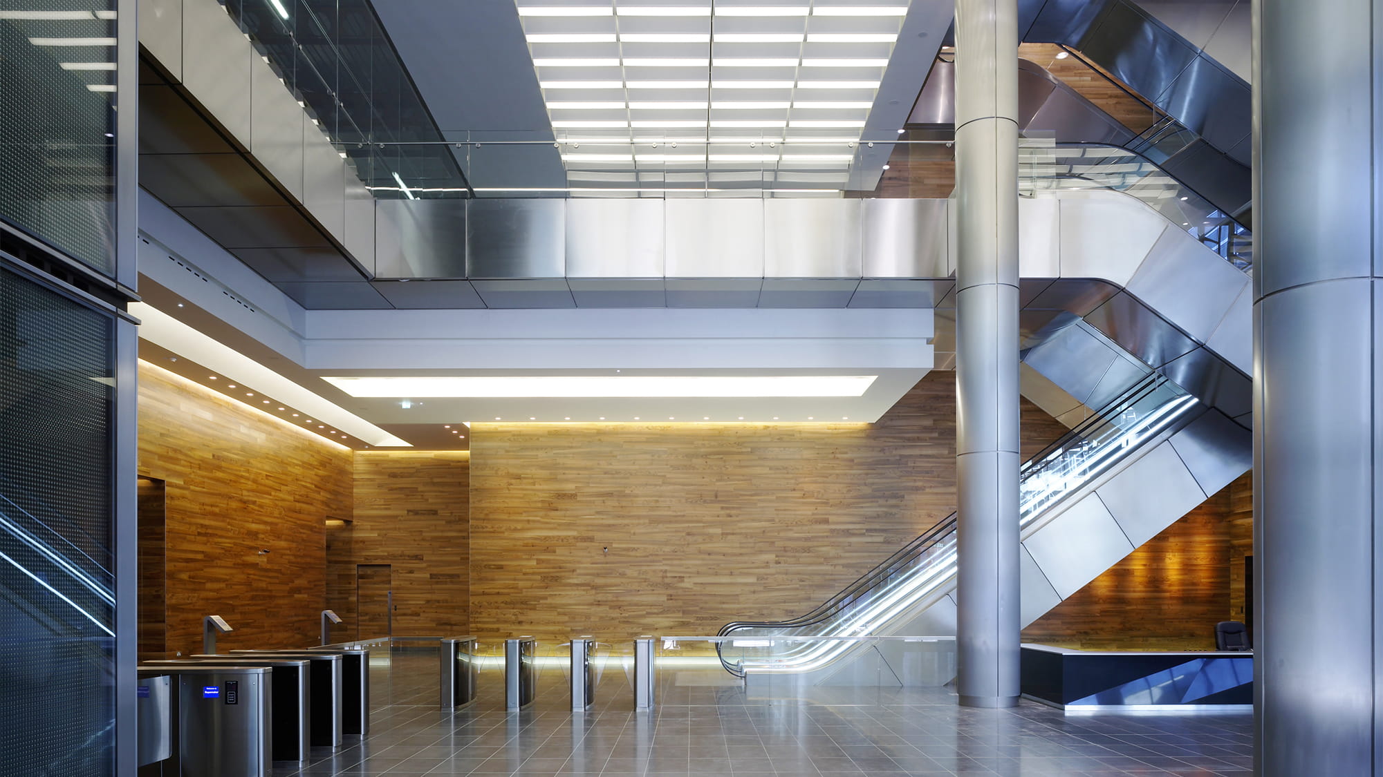 Technik Floor was developed as a solution for building projects requiring fast, precise monolithic floor installations.