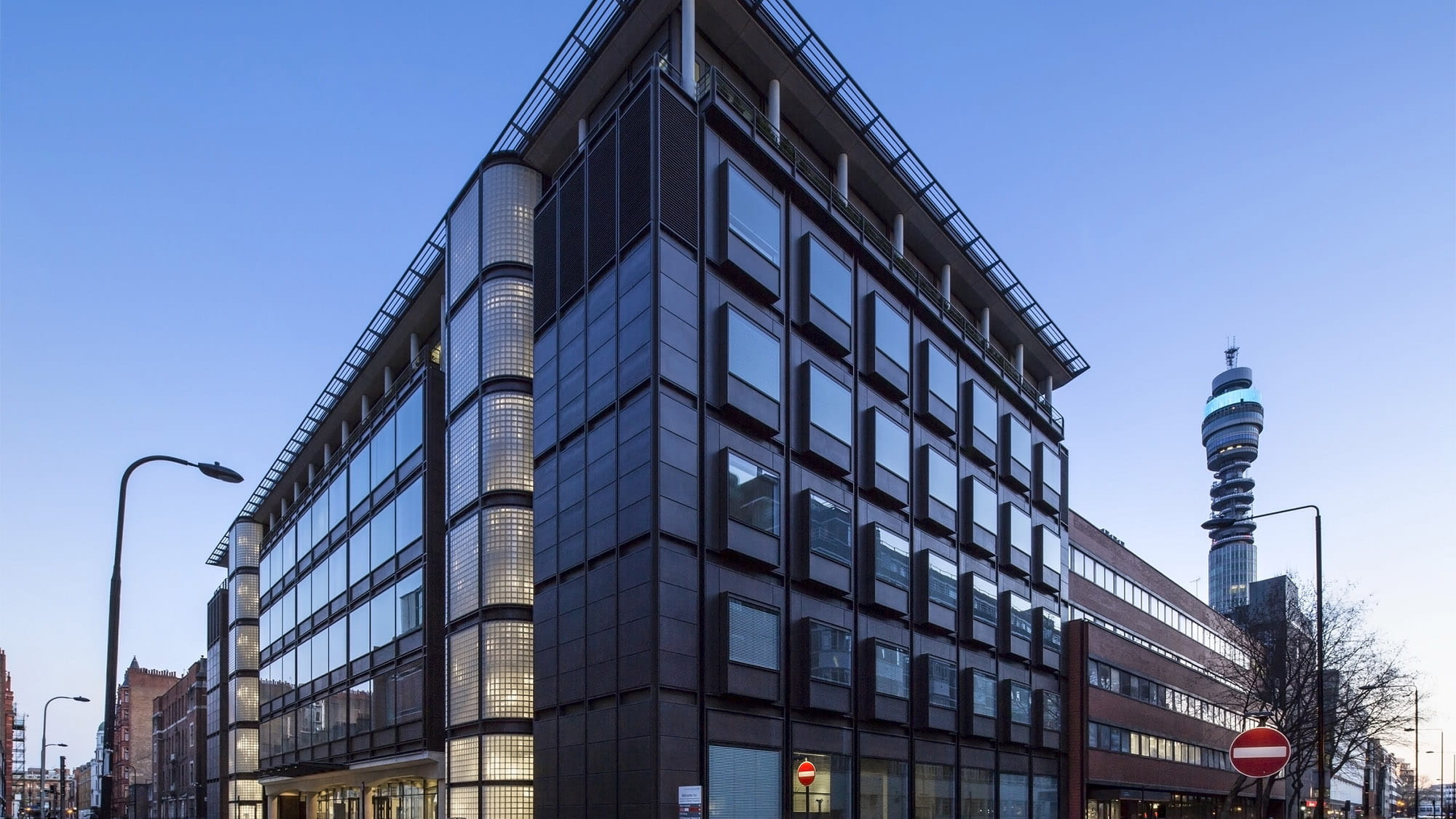 The UCH Macmillan Cancer Centre, designed to provide a therapeutic patient focused environment and draw on best practice healthcare models around the world. Photo: Thomas Graham