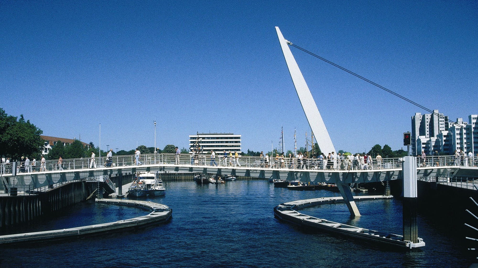 Front view of Vegesack Harbour Bridge. Credit: Torsten WildeSchrter 