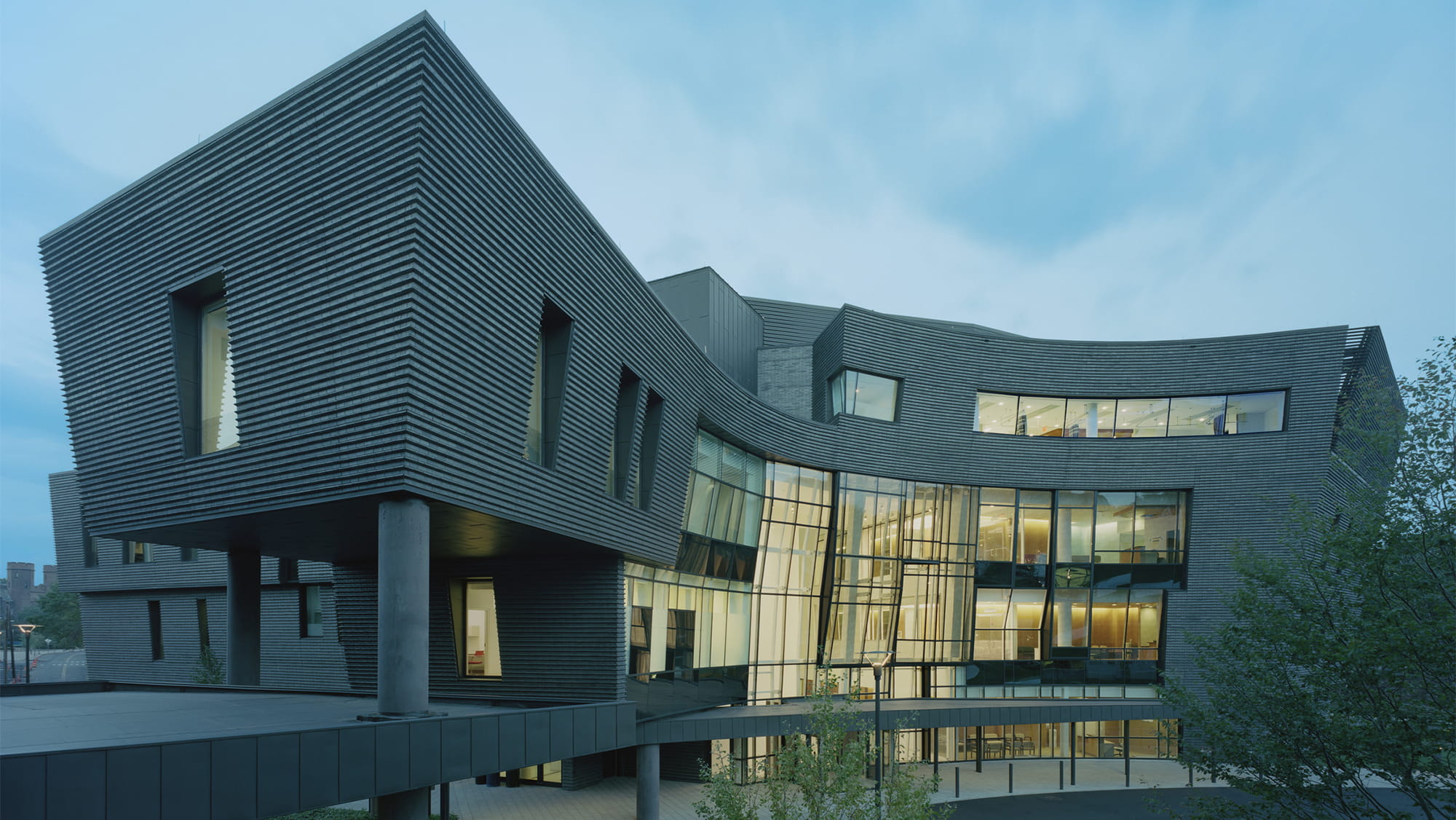 The new health services center at Yale provides a new space for surgical specialties, mental hygiene, shared clinical support, physical therapy, ophthalmology, radiology, obstetrics and gynecology, dermatology and pediatrics. Photo: Timothy Hursley 