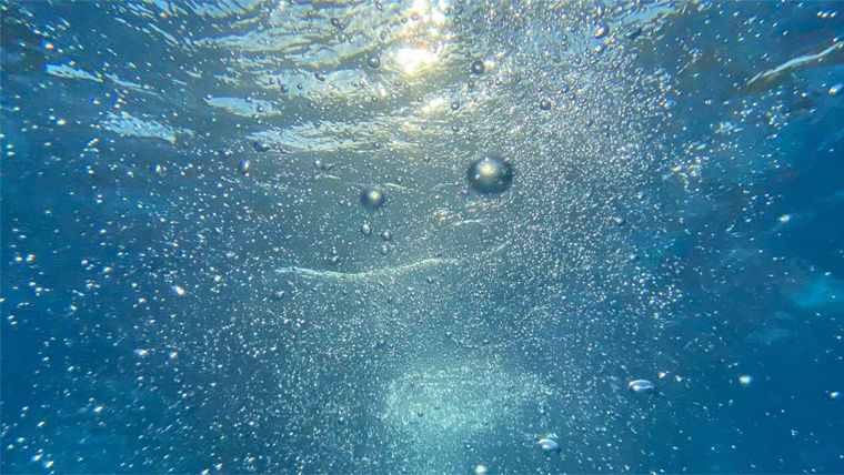Air bubbles under water