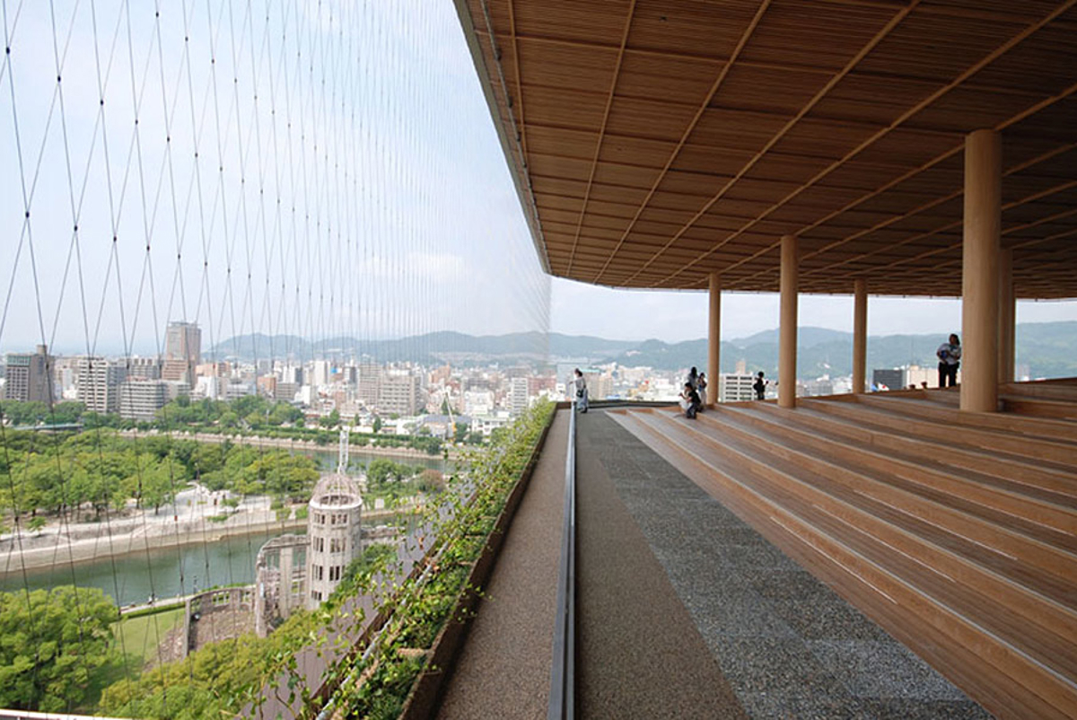 The observation deck at Orizuru Tower. ©Sambuichi Architects
