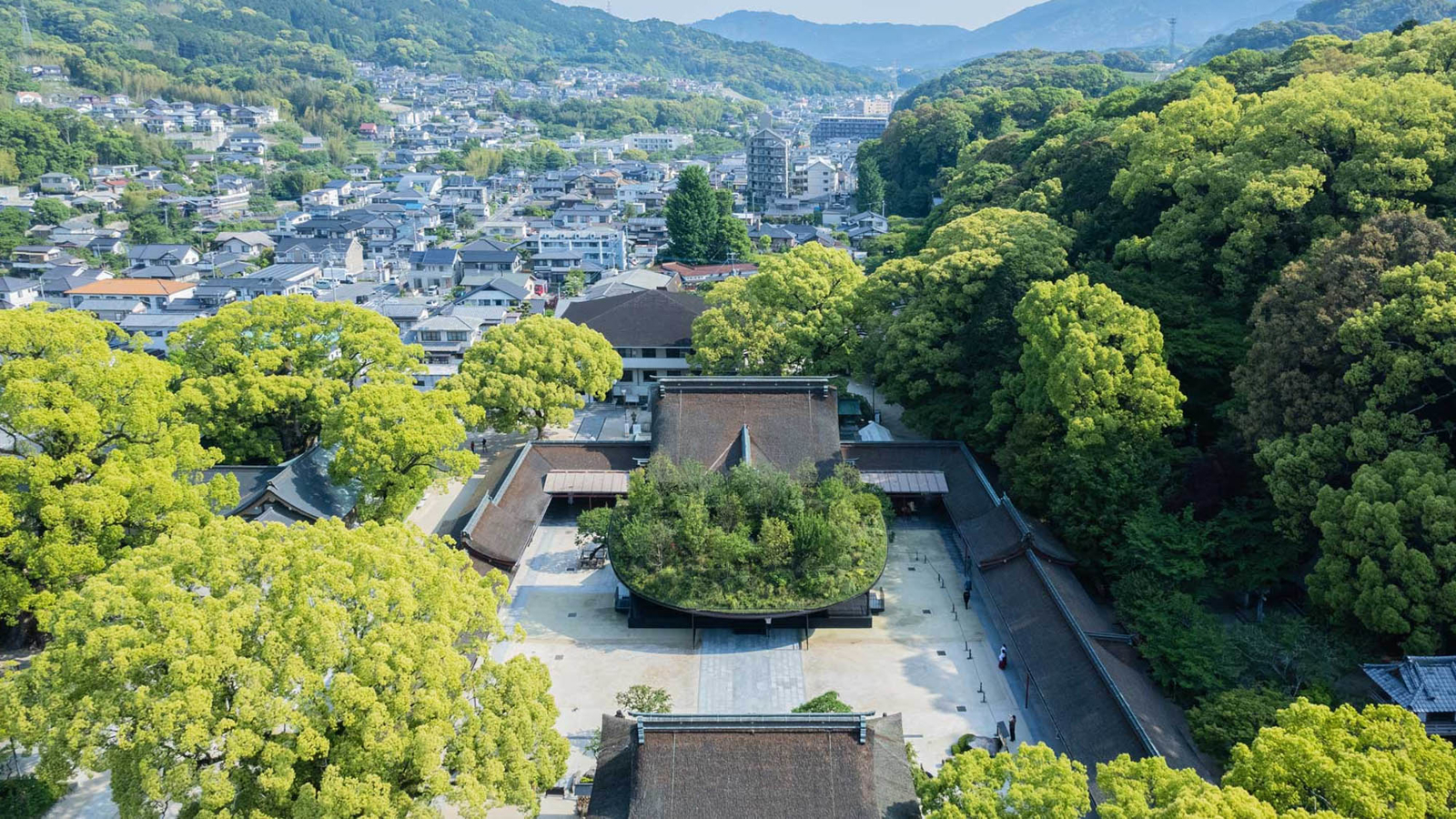 Temporary hall for Dazaifu Tenmangu. Credit: Masaki Iwata+Sou Fujimoto Architects