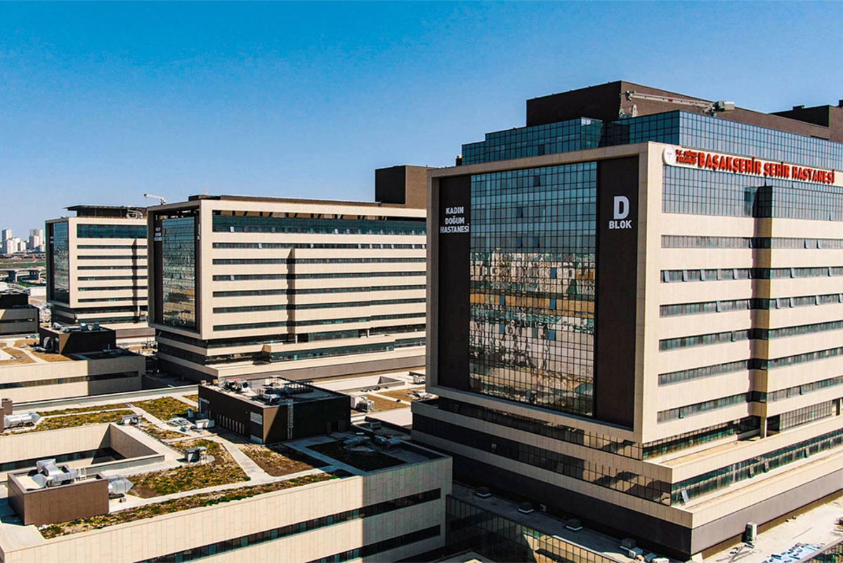 Ba?ak?ehir Pine and Sakura City Hospital